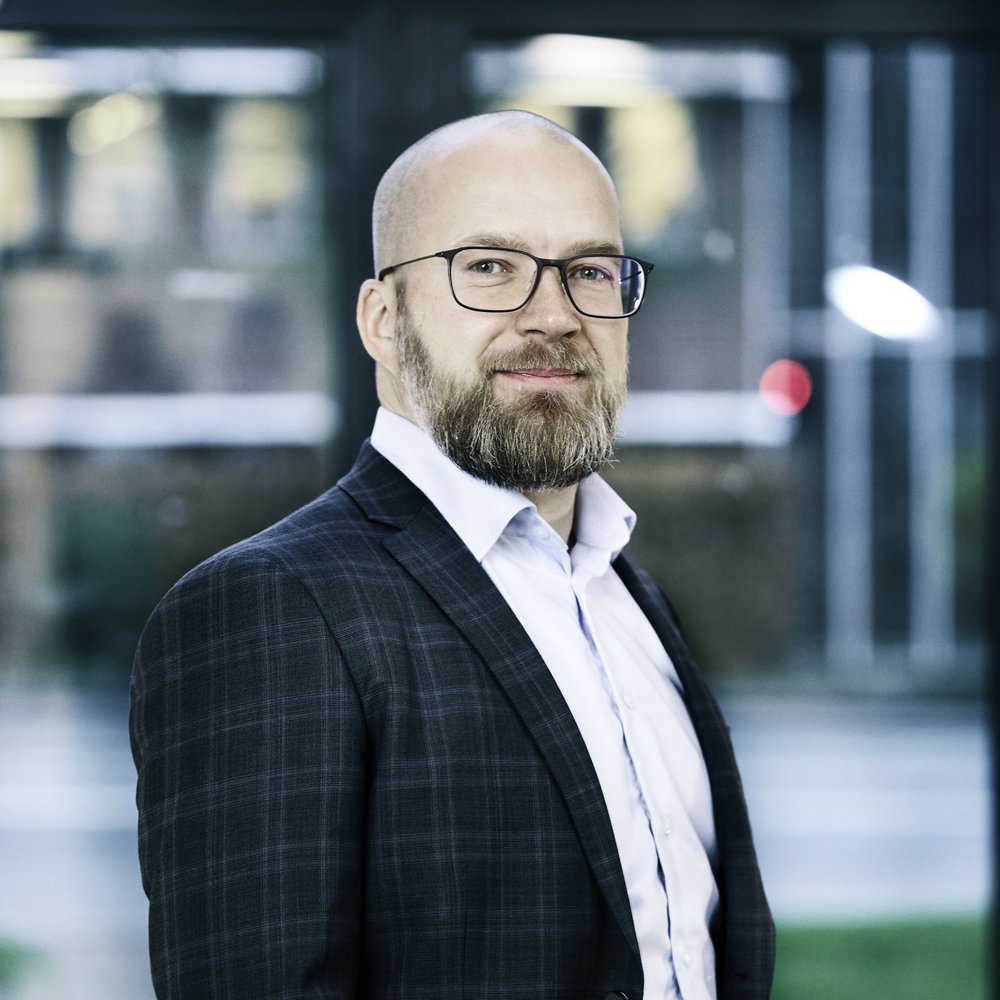 Tobias Nawrocki, Opera Law